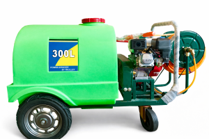 PULVERIZADOR PLUSS 300 LITROS